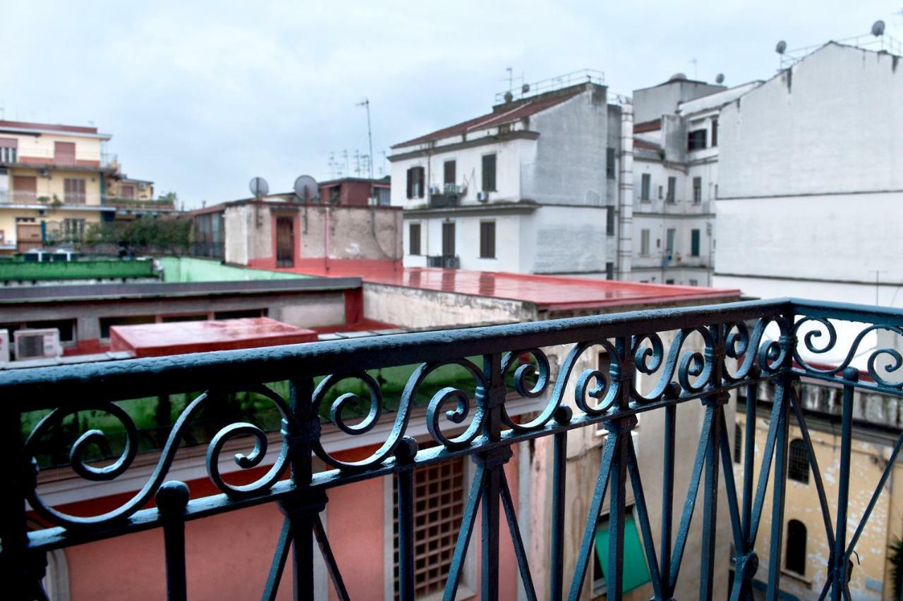 ホテルCasa Garibaldina A Napoli エクステリア 写真